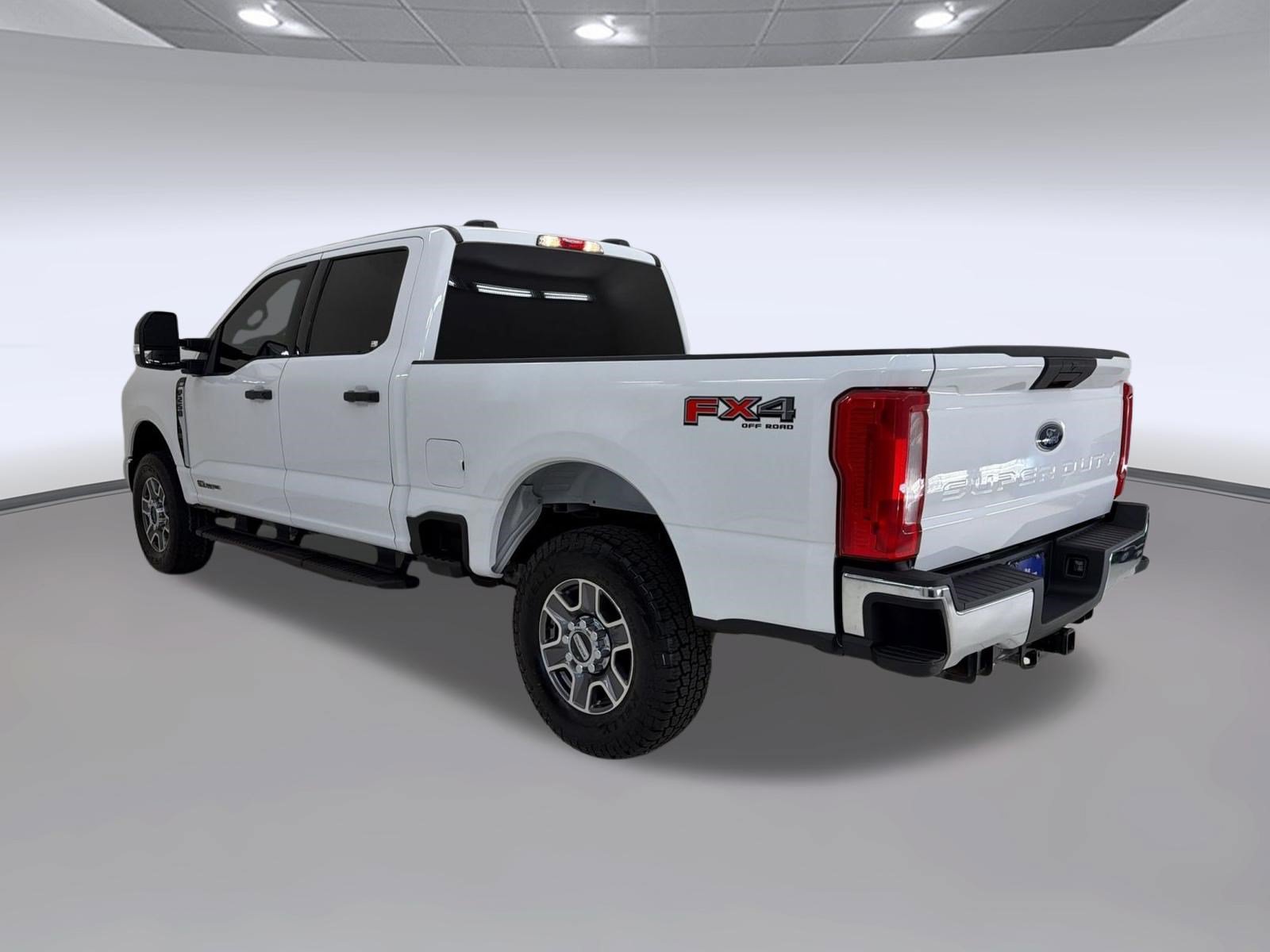 Certified 2025 Ford F250 XLT w/ FX4 Off-Road Package AWD/4WD image 3