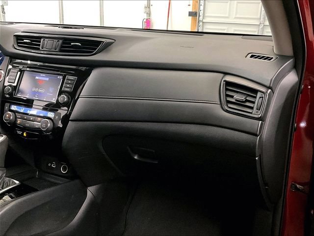 Used 2018 Nissan Rogue SV AWD/4WD image 15