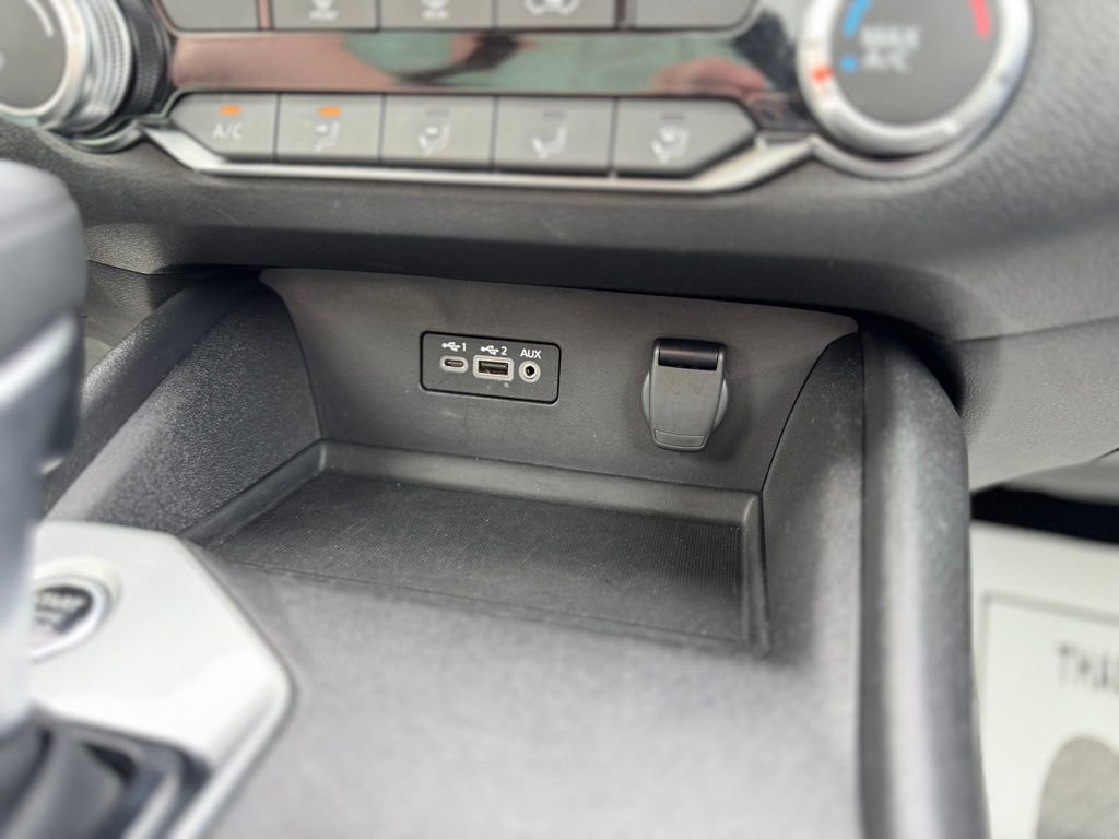 Used 2025 Nissan Altima 2.5 SV FWD image 25