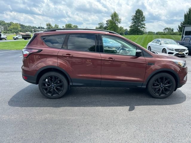 Certified 2018 Ford Escape SE w/ SE Sport Appearance Package AWD/4WD image 17