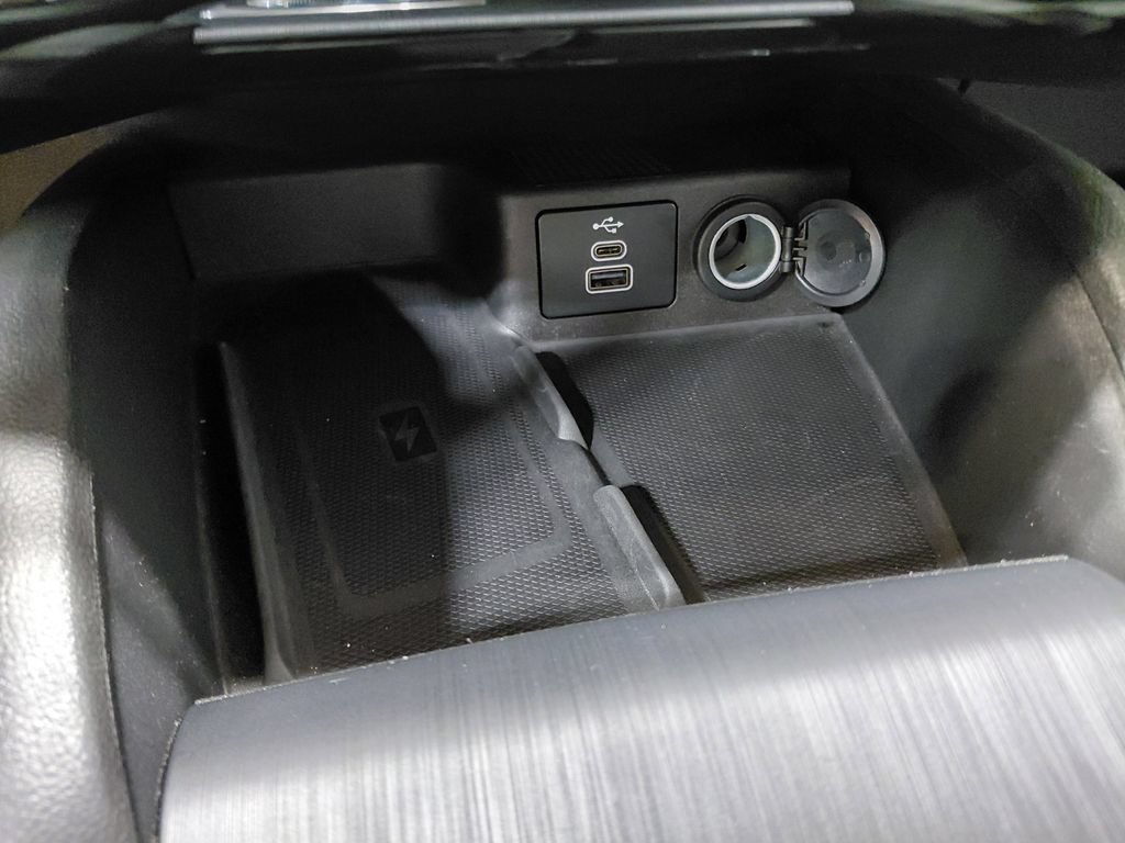 Certified 2025 Ford Escape Platinum AWD/4WD image 31
