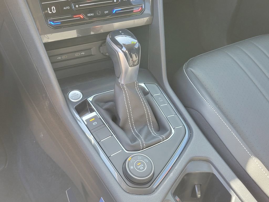 Used 2022 Volkswagen Tiguan SE image 29
