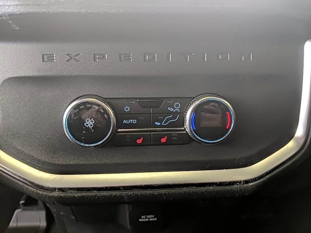 Certified 2025 Ford Expedition Max Platinum image 18