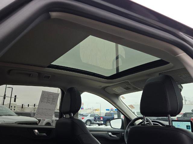 Certified 2022 Ford Escape Titanium w/ Class II Trailer Tow Package image 11