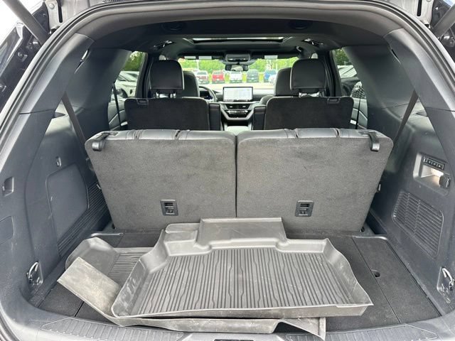 Certified 2025 Ford Explorer ST-Line w/ Premium Package AWD/4WD image 11