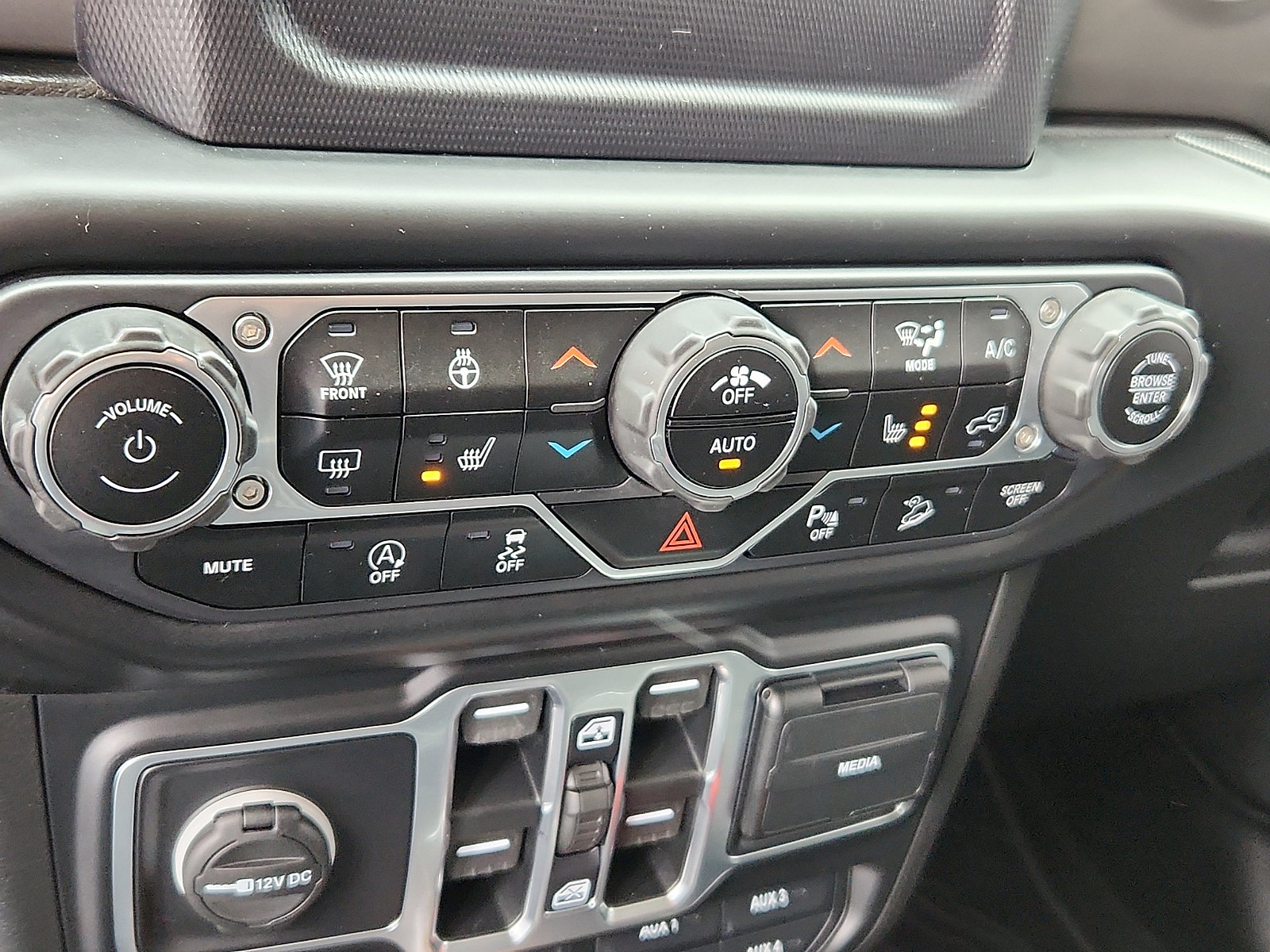 Used 2020 Jeep Wrangler Unlimited Sport AWD/4WD image 15