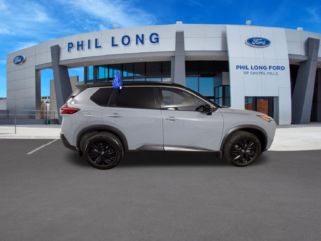Used 2023 Nissan Rogue SV w/ SV Premium B Package FWD image 6