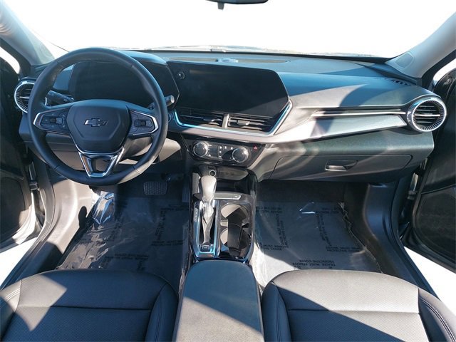 Used 2025 Chevrolet Trax ACTIV w/ Sunroof Package image 9