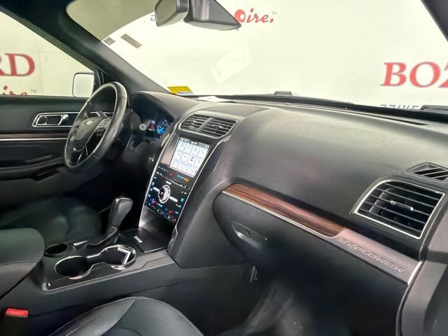 Certified 2018 Ford Explorer Limited w/ Equipment Group 301A FWD image 17