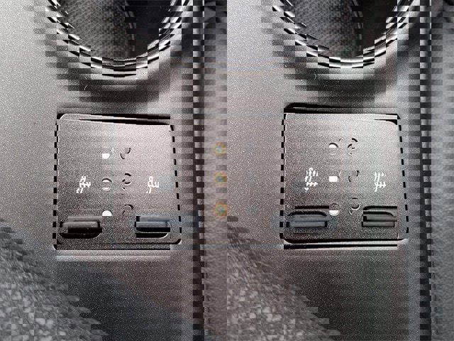 Used 2022 Toyota Camry XSE image 19