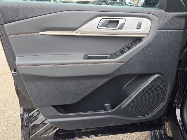 Certified 2025 Ford Explorer Active w/ Active Comfort Package AWD/4WD image 21