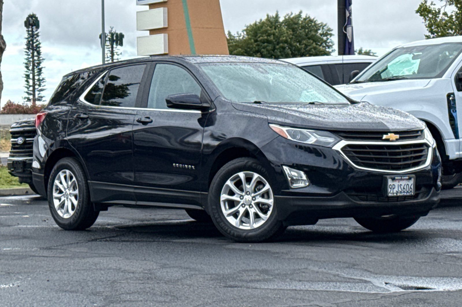 Used 2021 Chevrolet Equinox LT FWD image 2