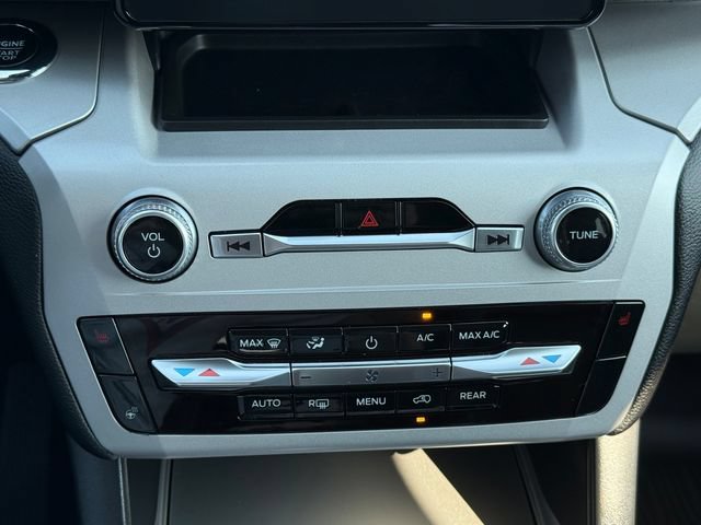 Certified 2023 Ford Explorer XLT w/ Equipment Group 202A AWD/4WD image 13