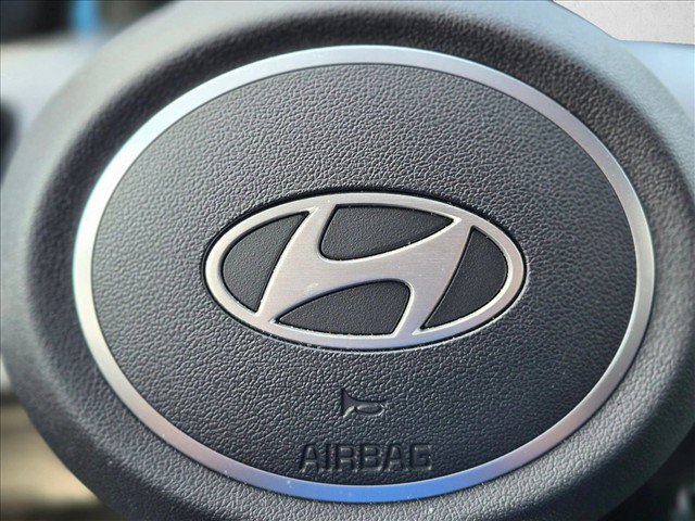 Used 2025 Hyundai Elantra SE FWD image 22