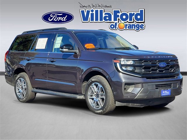 Certified 2025 Ford Expedition Active image 5