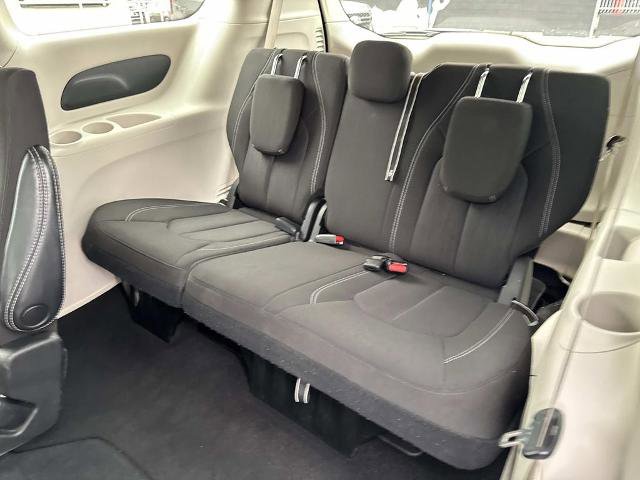 Used 2023 Chrysler Voyager LX FWD image 15