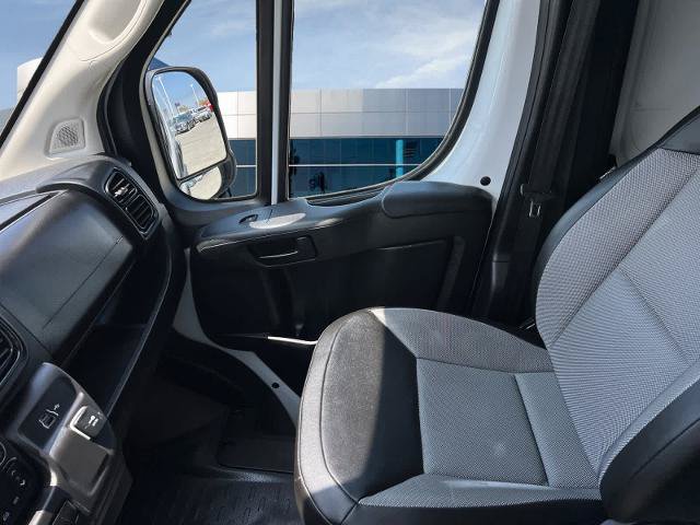 Used 2025 RAM ProMaster 2500 w/ Convenience Group FWD image 14