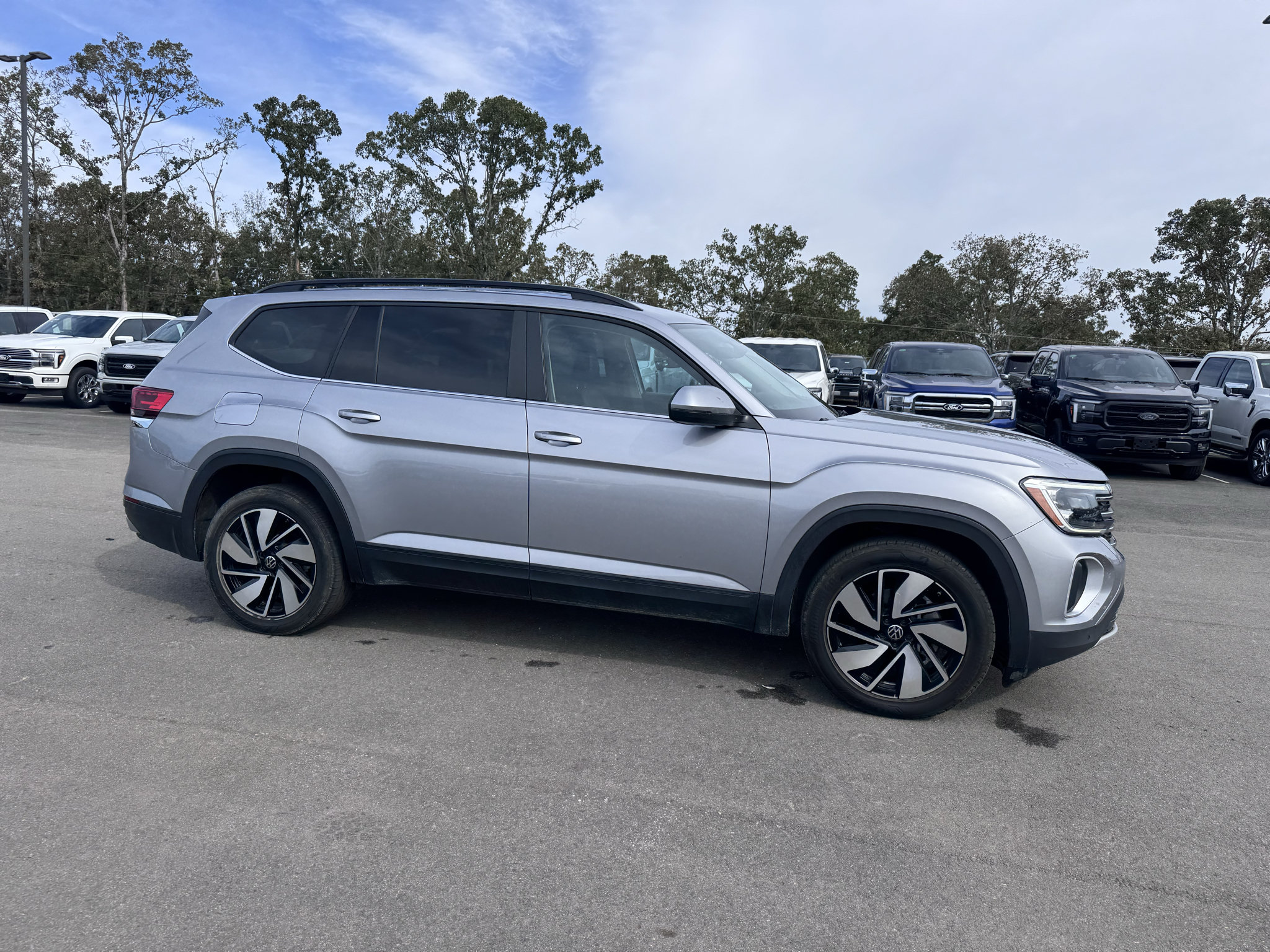 Used 2024 Volkswagen Atlas SE AWD/4WD image 8