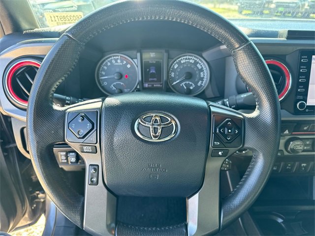 Used 2017 Toyota Tacoma TRD Off-Road image 16