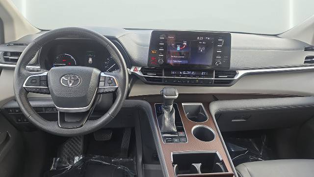 Used 2021 Toyota Sienna XLE AWD/4WD image 9