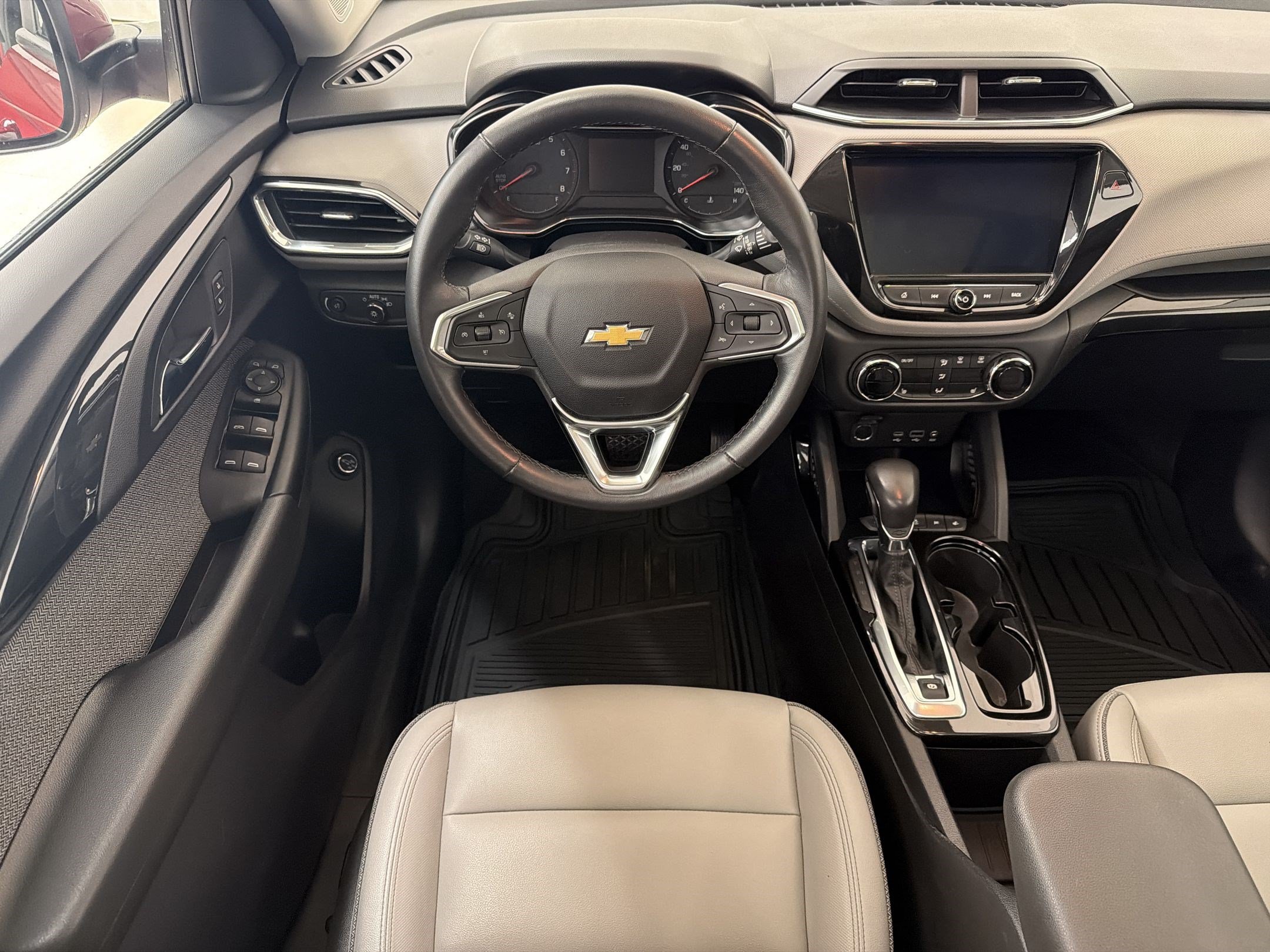 Used 2021 Chevrolet TrailBlazer LT w/ Sun and Liftgate Package FWD image 16