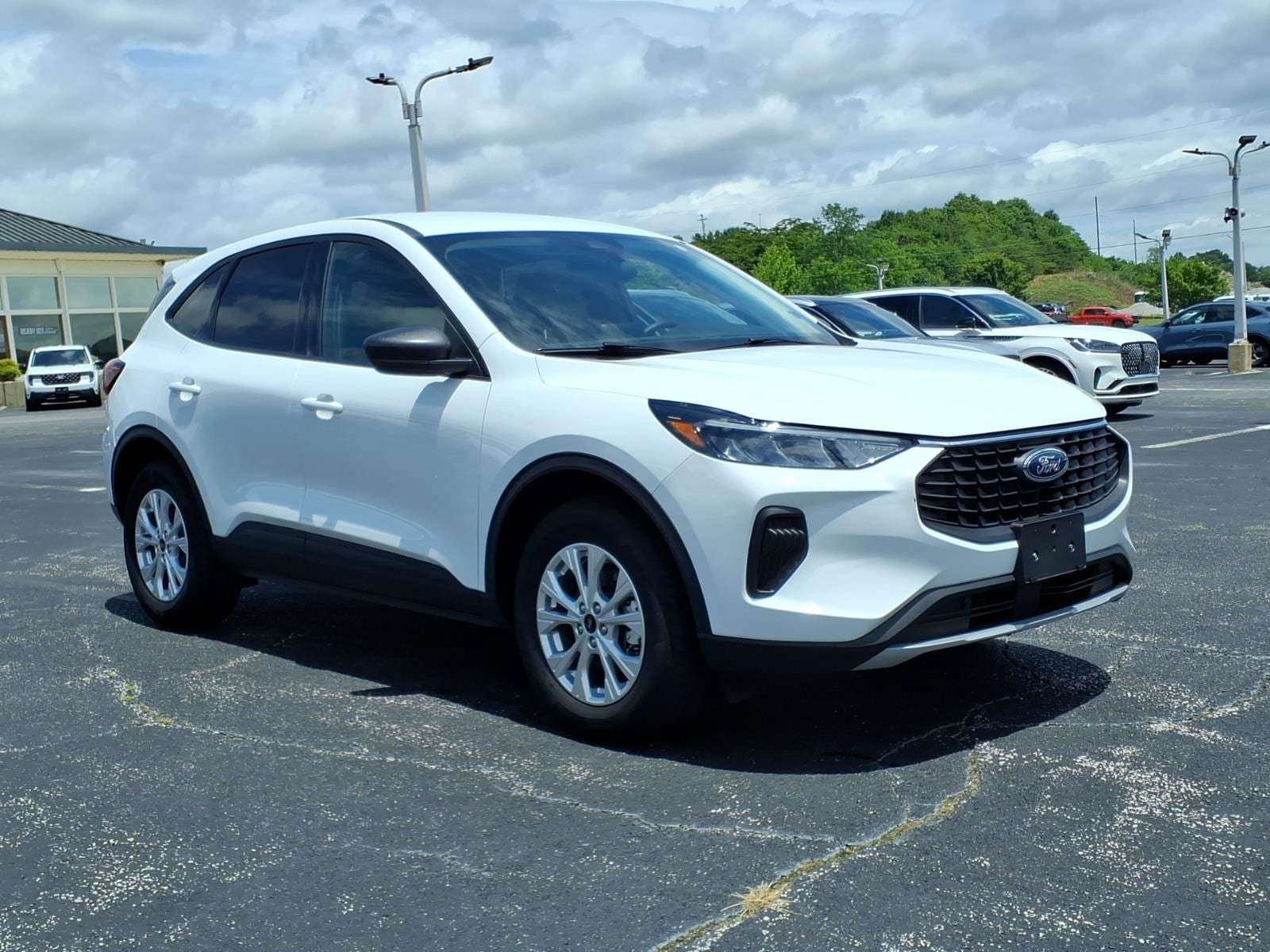 Certified 2025 Ford Escape Active AWD/4WD image 2