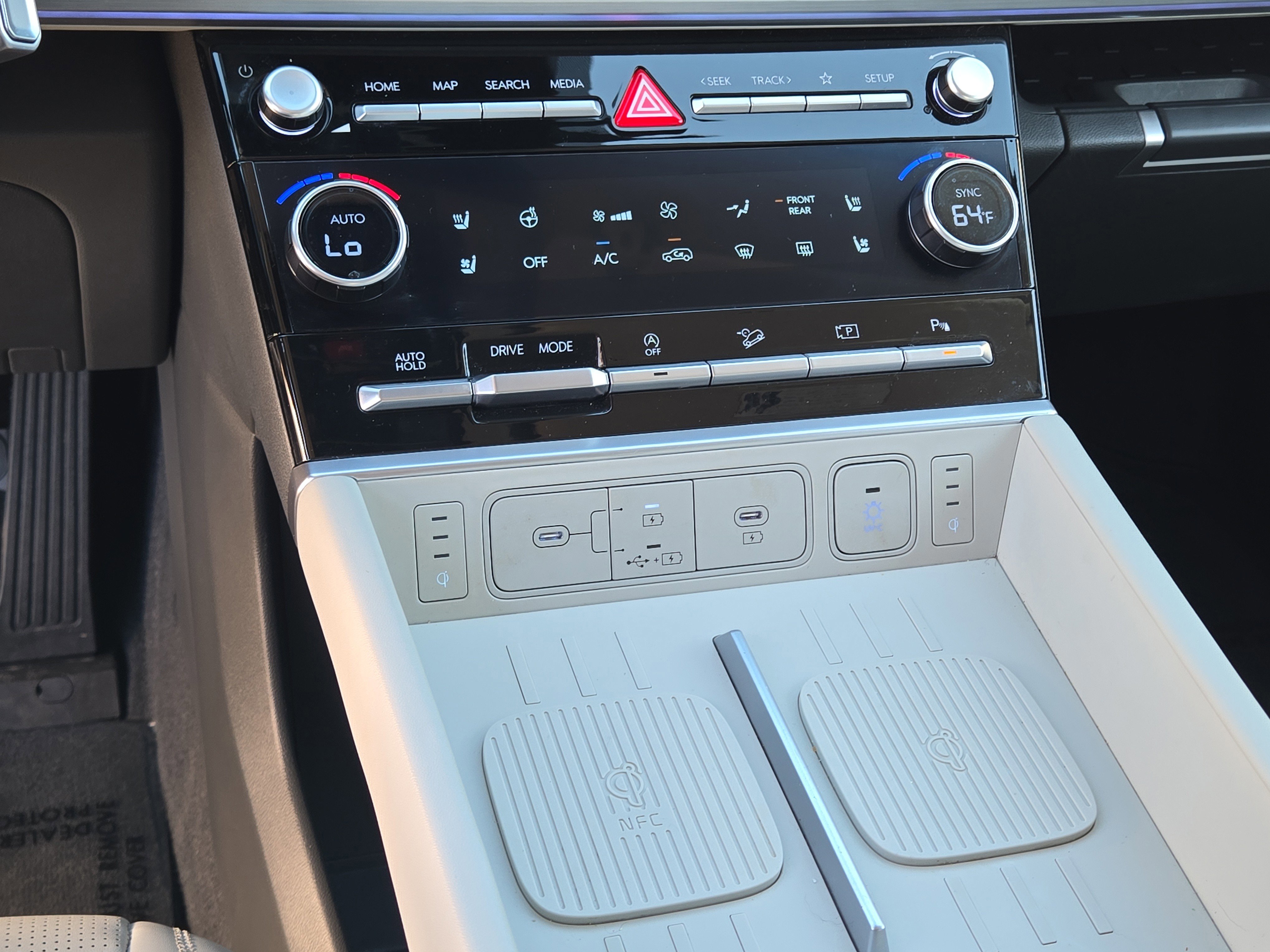 Used 2024 Hyundai Santa Fe Calligraphy image 34