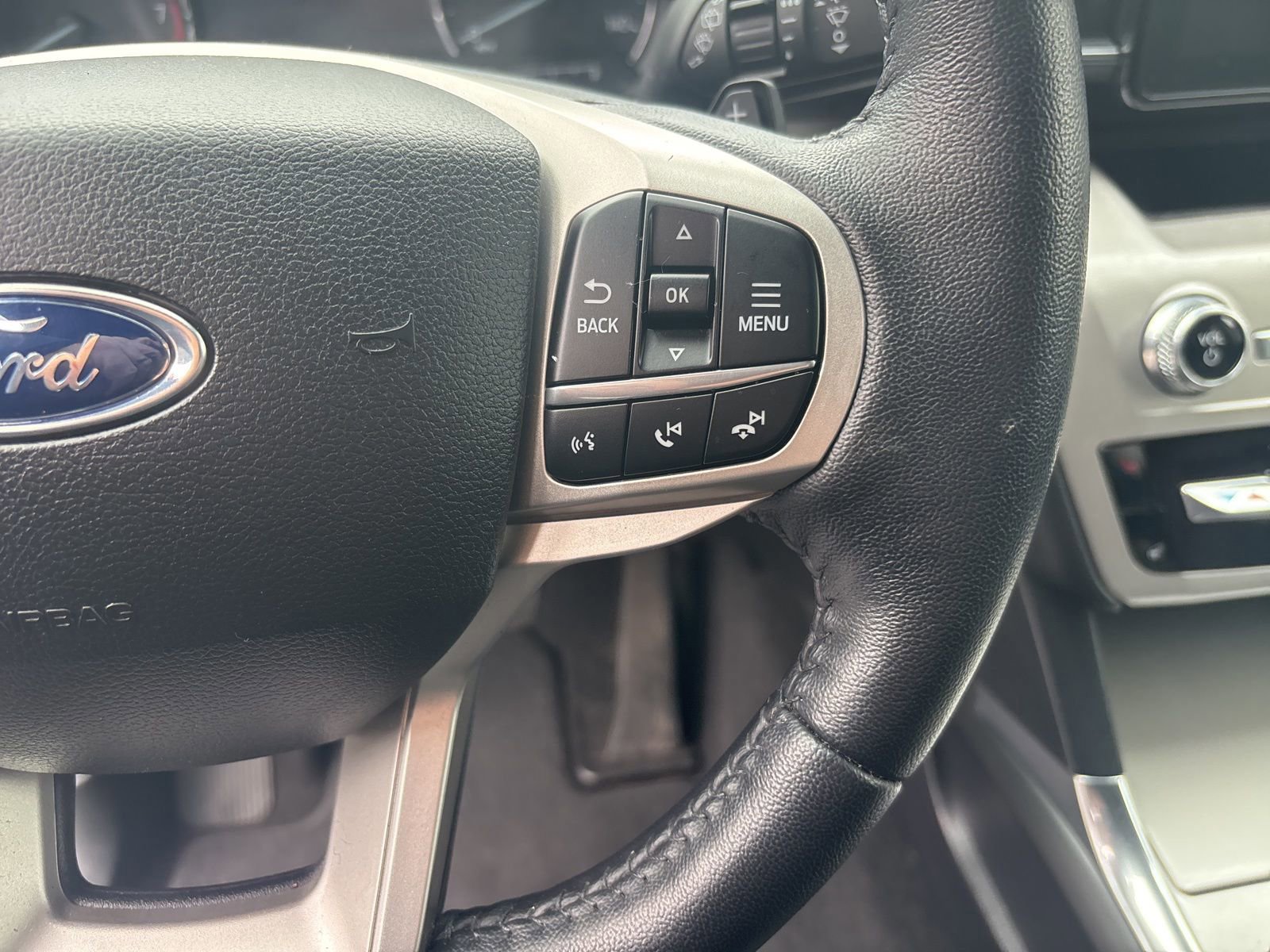 Certified 2021 Ford Explorer XLT w/ Equipment Group 202A image 18