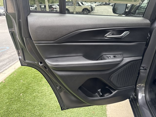 Used 2025 Jeep Grand Cherokee Laredo X w/ Luxury Tech Group I RWD image 17