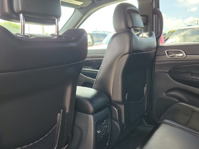 Used 2018 Jeep Grand Cherokee Laredo RWD image 16