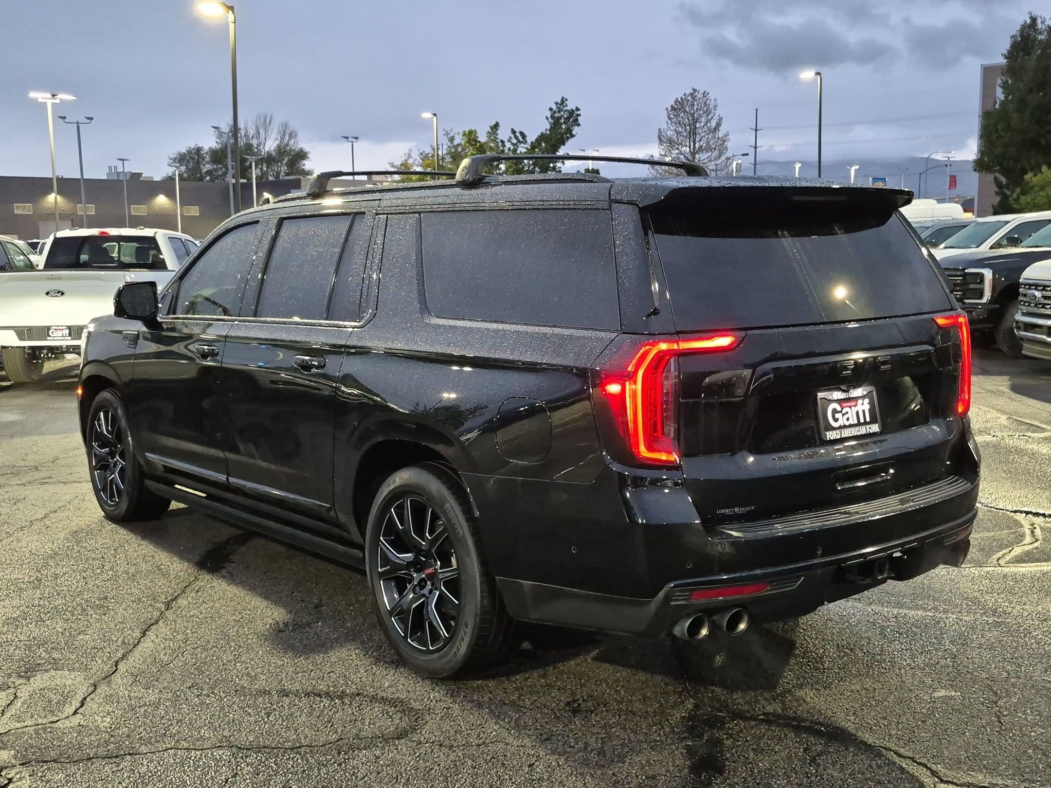 Used 2023 GMC Yukon XL Denali w/ Denali Reserve Package AWD/4WD image 9