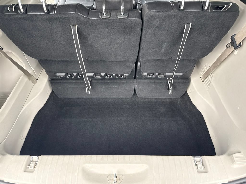 Used 2022 Chrysler Pacifica Touring-L FWD image 4