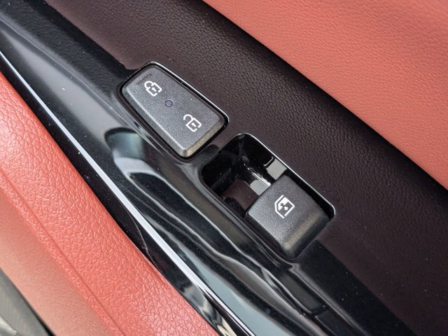 Used 2024 Kia Sportage SX image 38