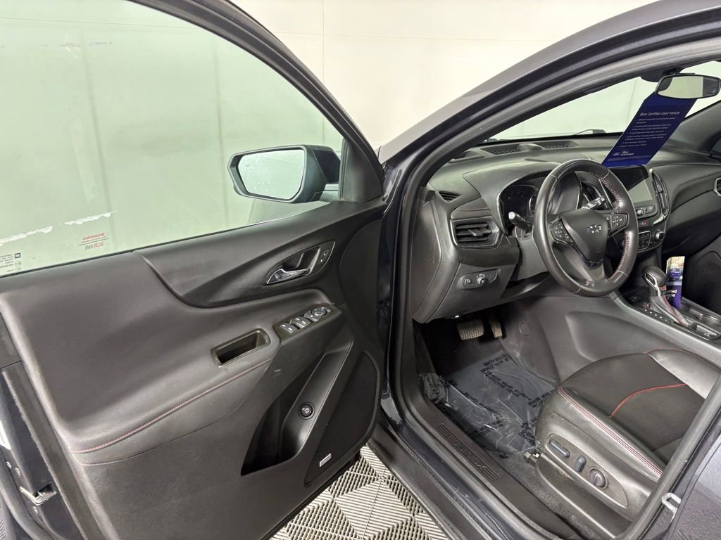 Used 2022 Chevrolet Equinox RS w/ RS Leather Package image 10