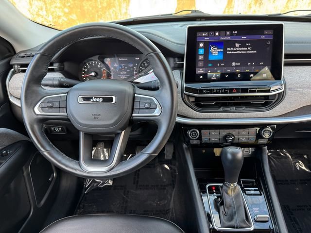 Used 2022 Jeep Compass Latitude w/ Sun and Sound Group AWD/4WD image 11