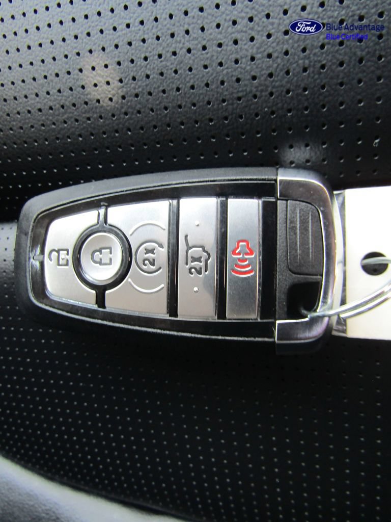 Certified 2025 Ford Escape Platinum AWD/4WD image 37