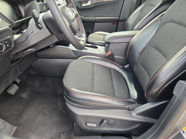 Certified 2025 Ford Escape ST-Line FWD image 25