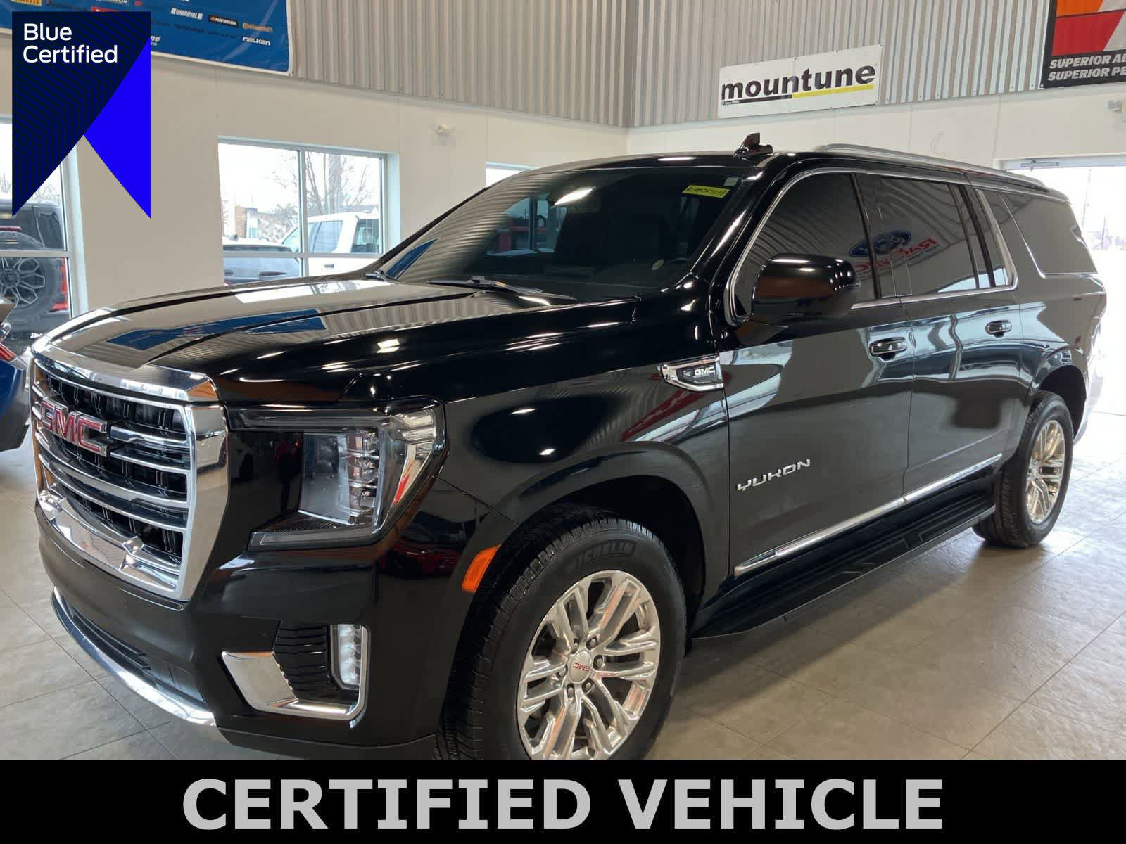 Used 2021 GMC Yukon XL SLT image 1