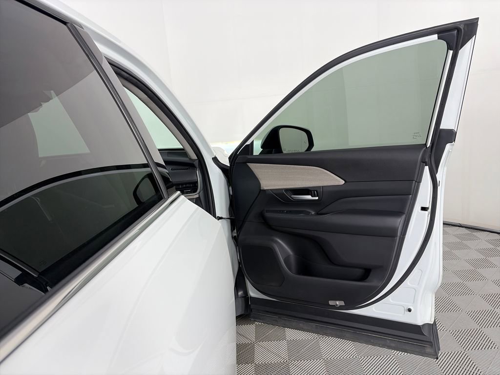 Used 2024 Toyota Grand Highlander AWD image 29