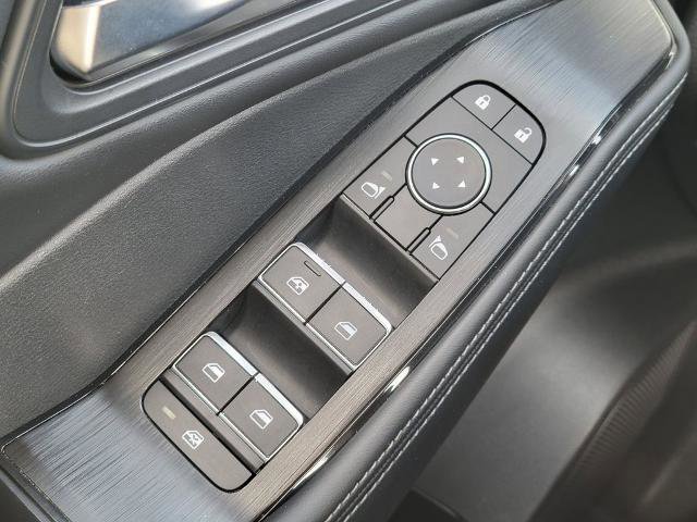 Used 2025 Nissan Rogue SL w/ SL Premium Package image 28