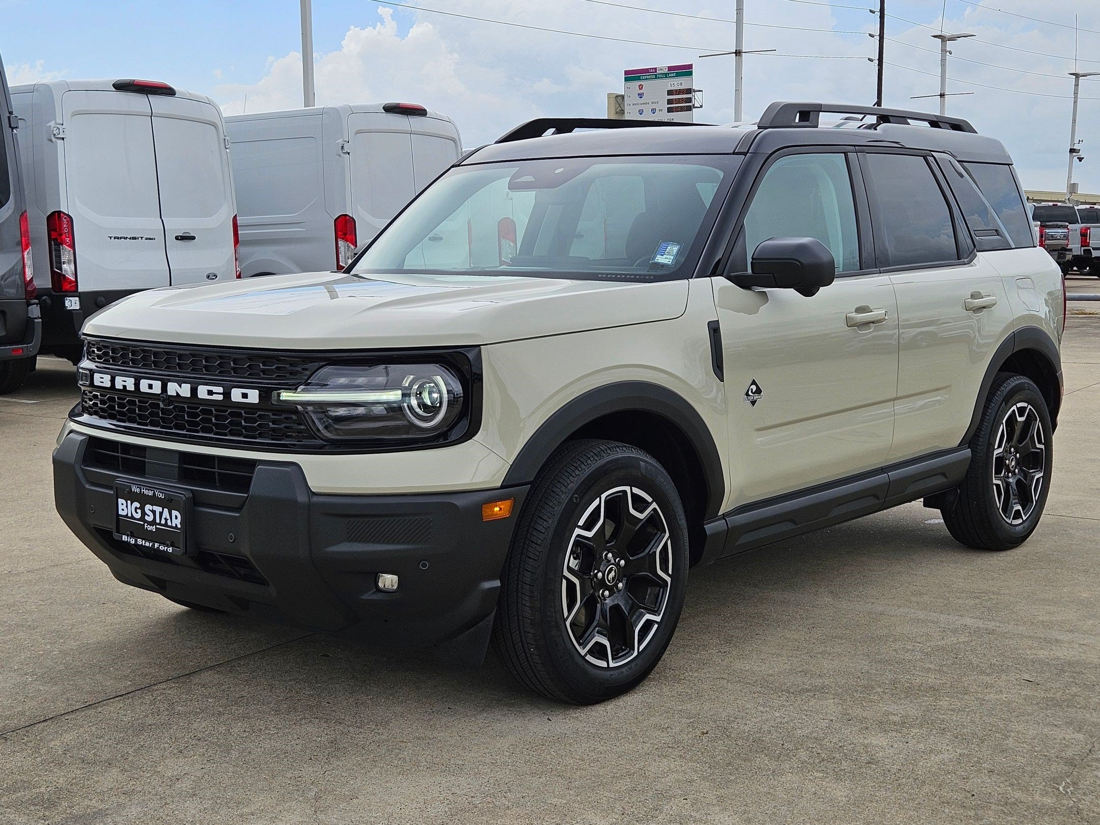 Certified 2025 Ford Bronco Sport Outer Banks w/ Outer Banks Tech Package+ AWD/4WD image 10