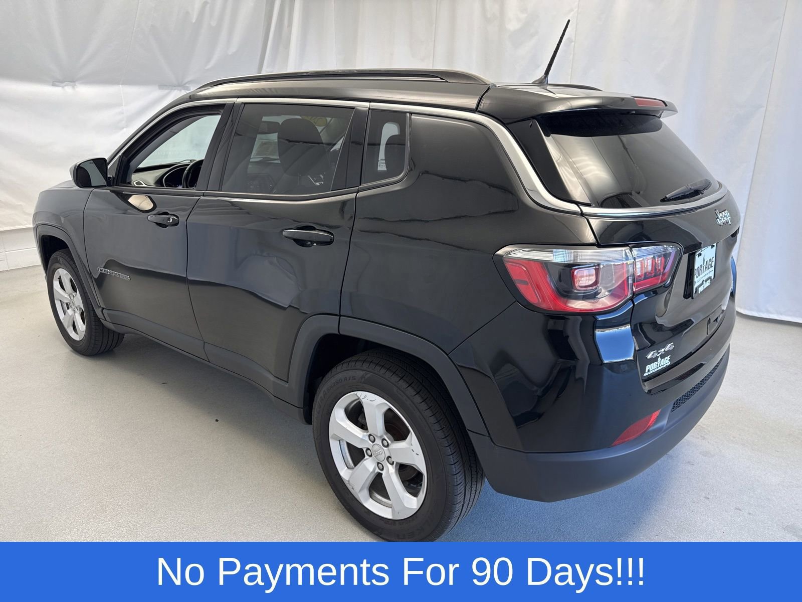 Used 2017 Jeep Compass Latitude image 4