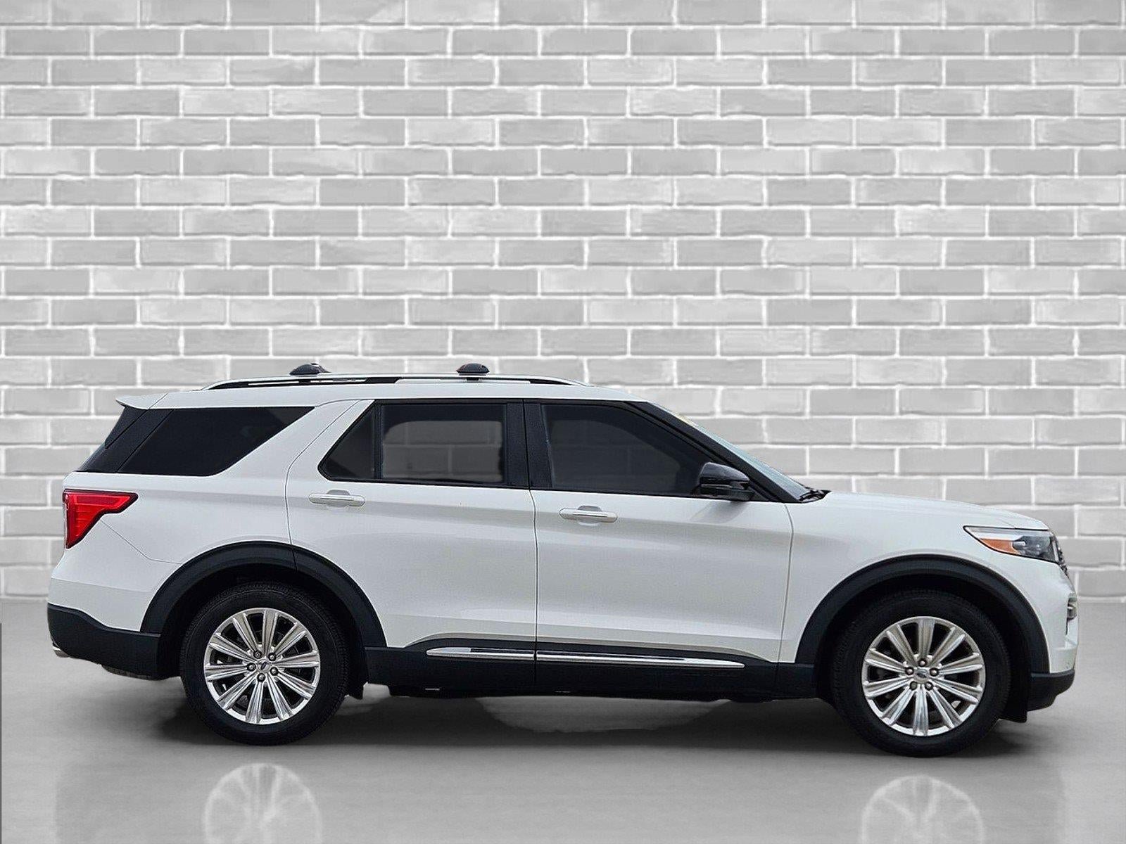 Certified 2022 Ford Explorer Limited w/ Equipment Group 301A RWD image 4
