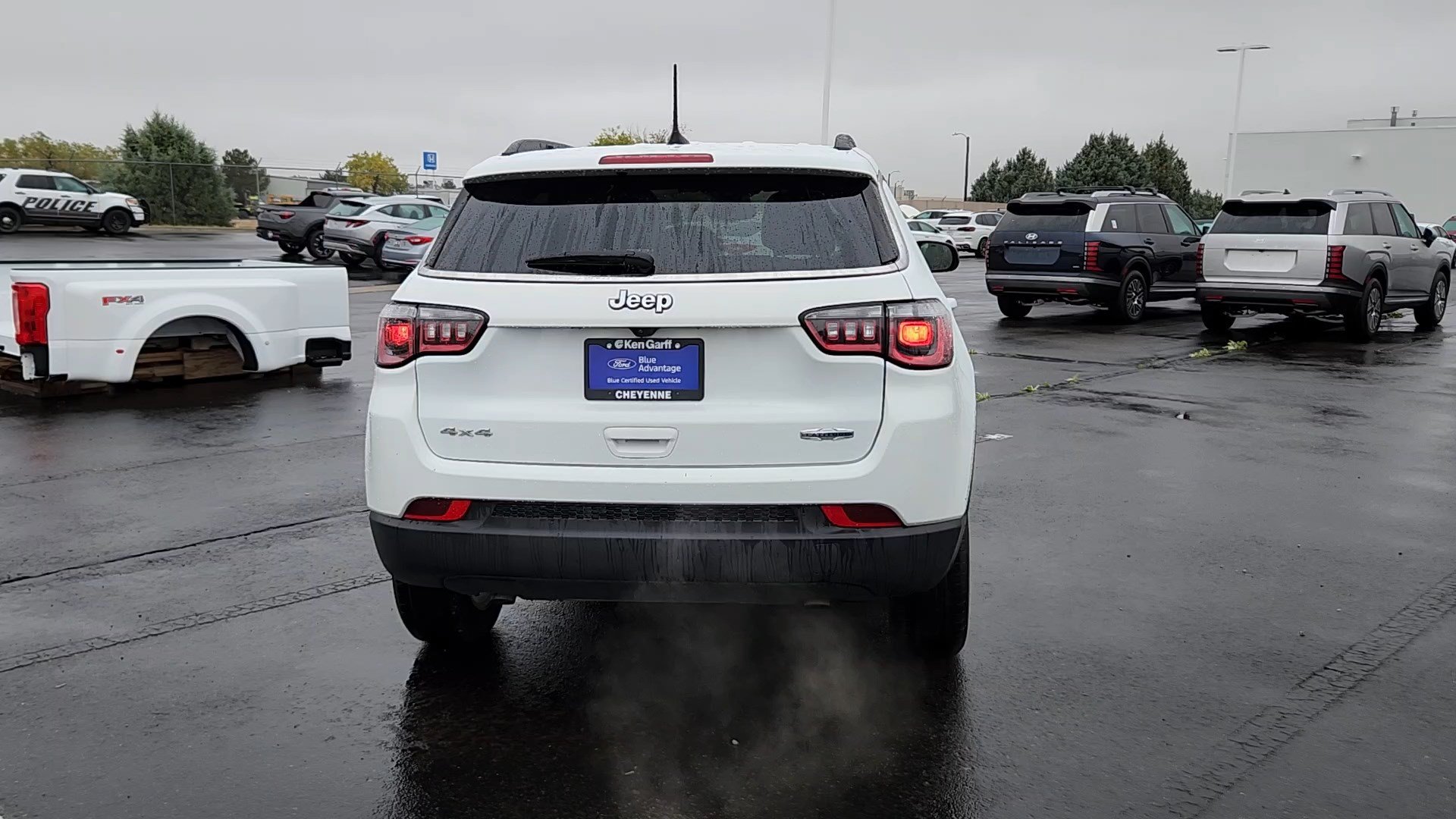 Used 2024 Jeep Compass Latitude AWD/4WD image 4