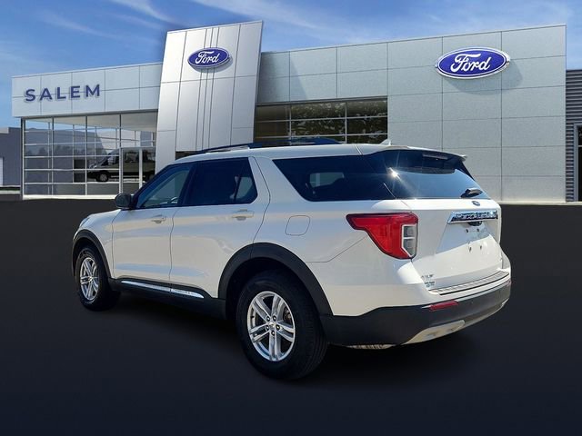 Certified 2022 Ford Explorer XLT w/ Equipment Group 202A image 4