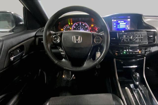 Used 2017 Honda Accord Sport image 6
