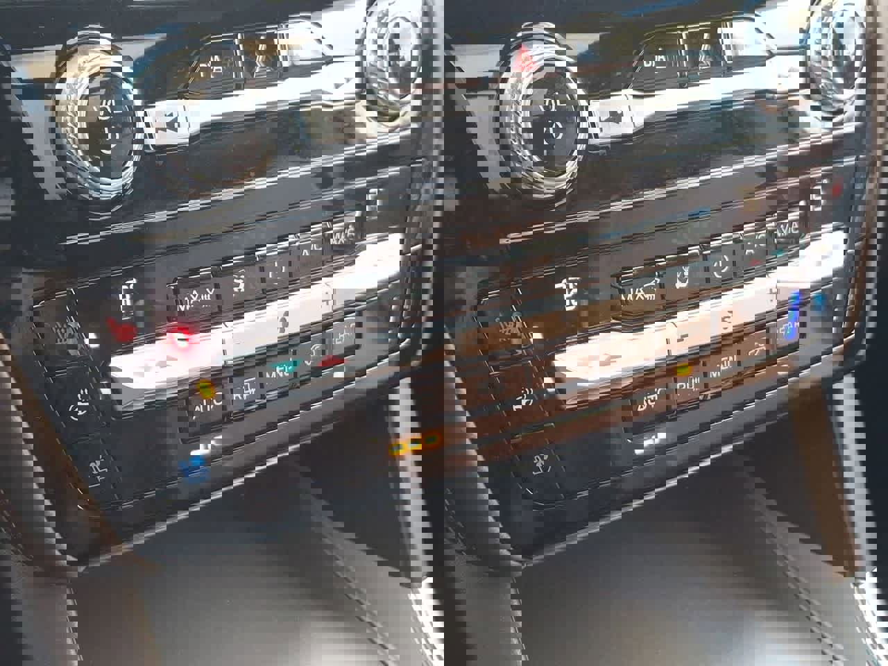 Certified 2021 Ford Explorer King Ranch w/ Premium Technology Package image 25