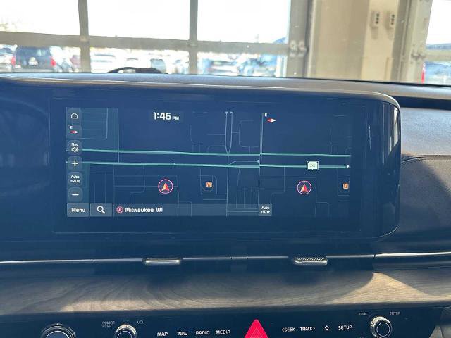 Used 2024 Kia Carnival EX image 13