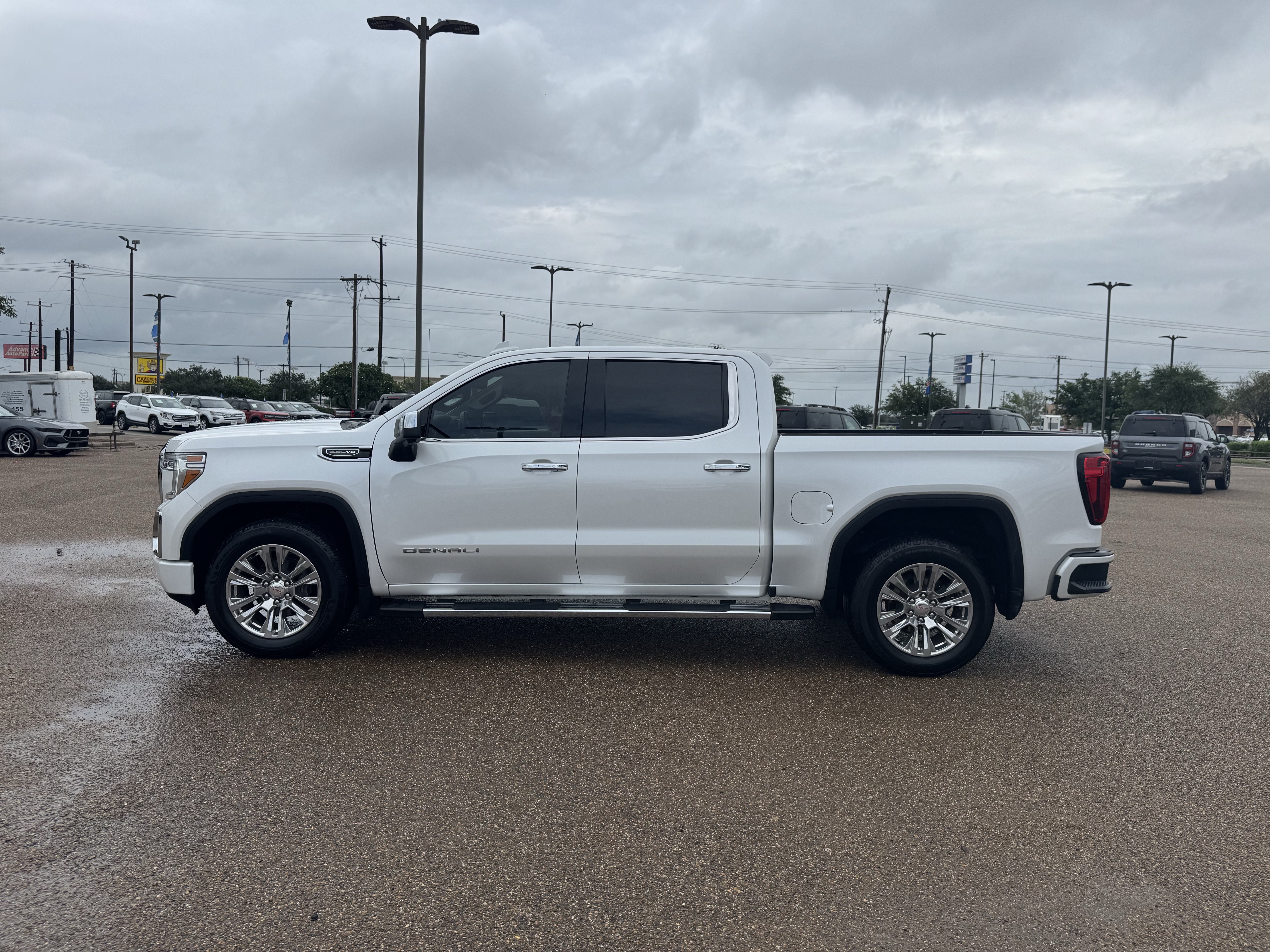 Used 2022 GMC Sierra 1500 Denali RWD image 2