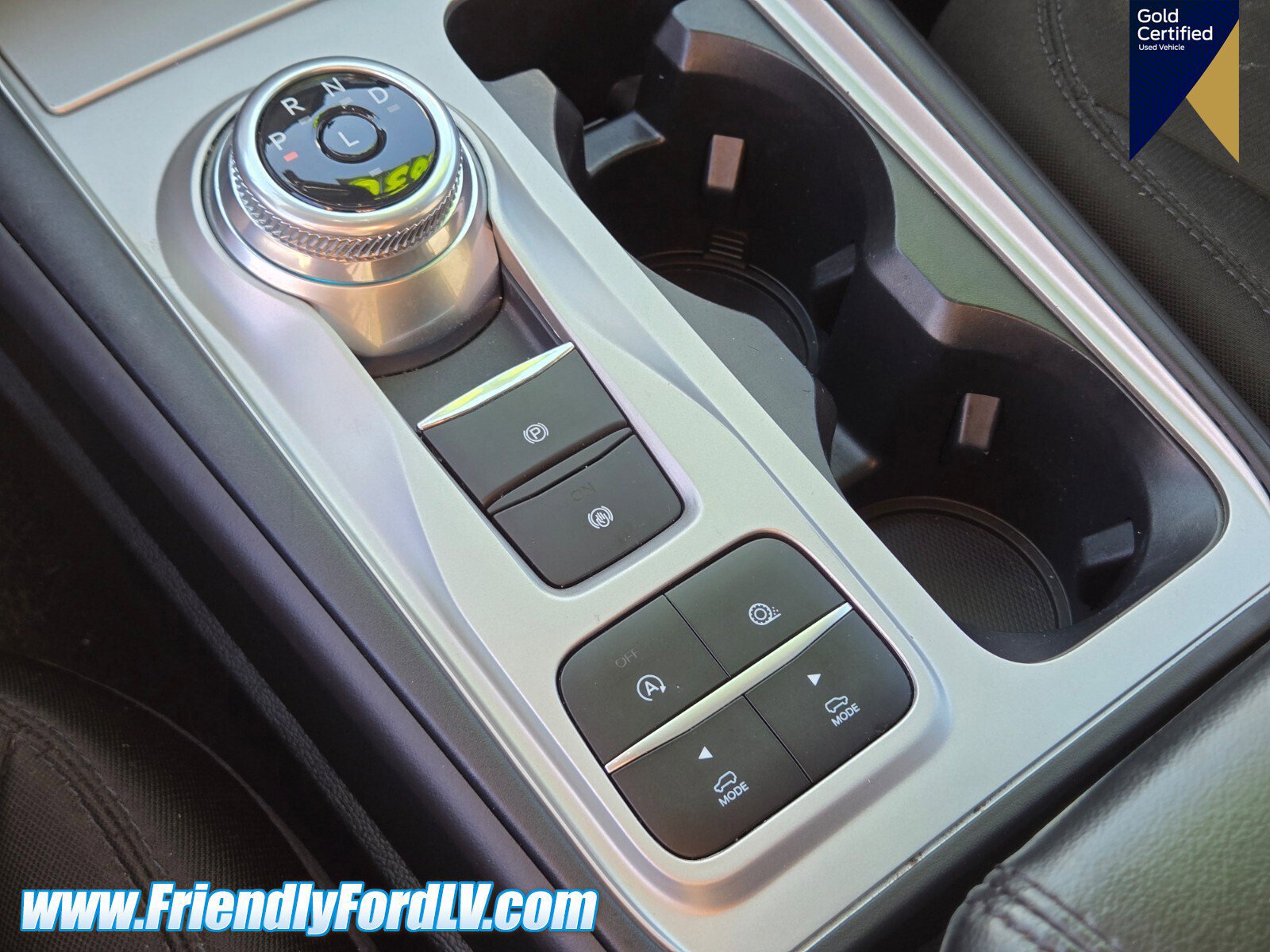 Certified 2024 Ford Explorer XLT RWD image 22